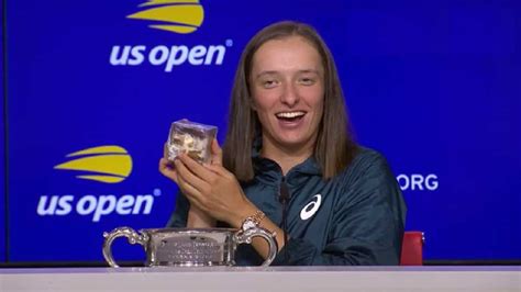 out of context iga świątek|WATCH: Iga Swiatek surprised with tiramisu inside US Open trophy.